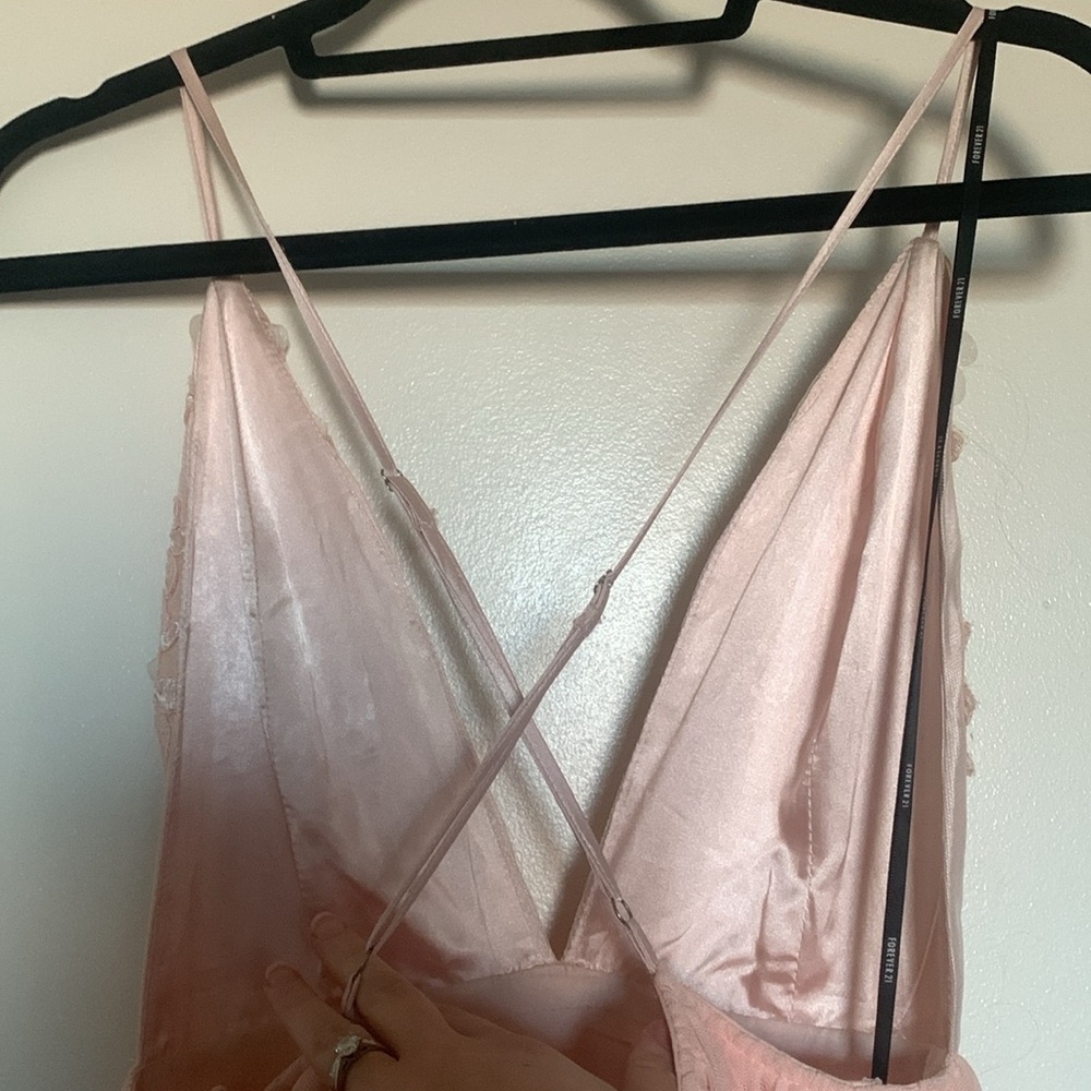 Cherry blossom backless dress - Picture 9 of 10